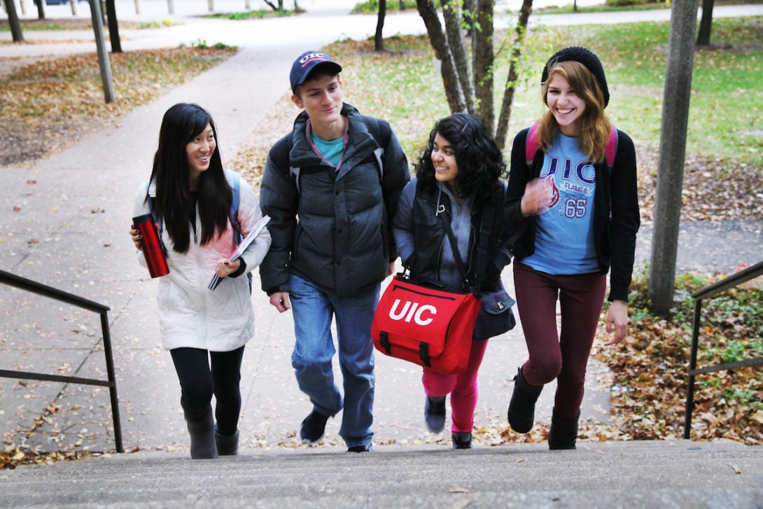 Undergraduate students in class.