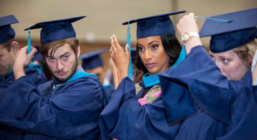 Moving tassel on grad cap