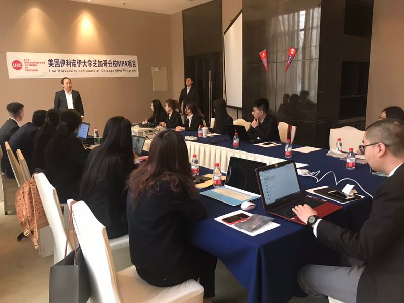 Dr. Wu meets with students in China