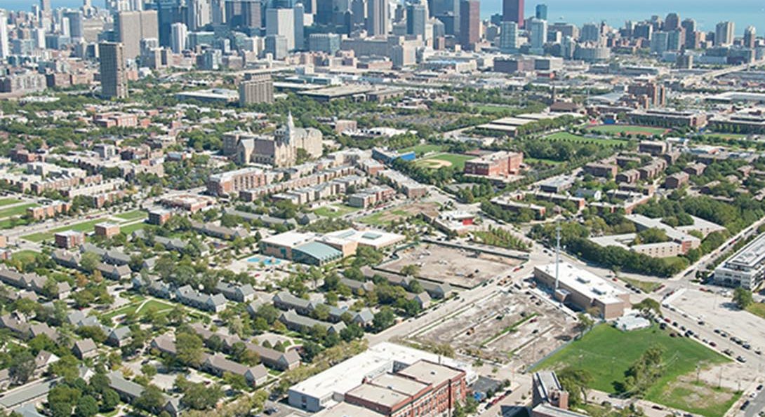 Long view of Chicago downtown including neighborhoods